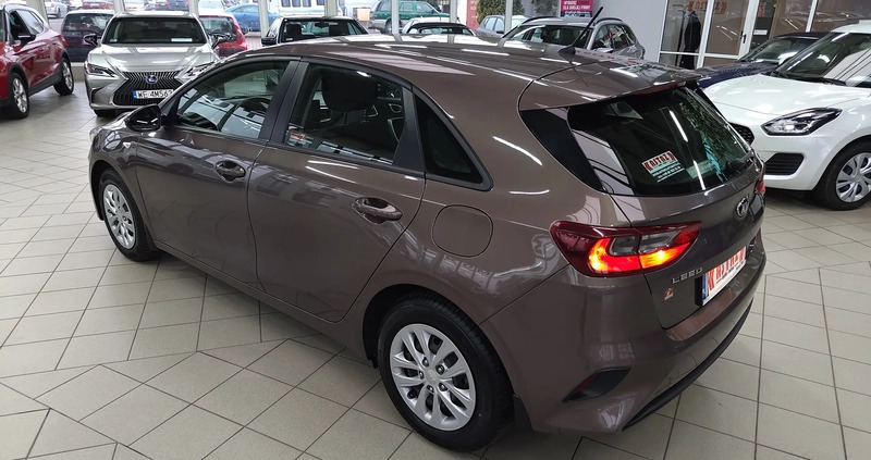 Kia Ceed cena 52800 przebieg: 119000, rok produkcji 2019 z Ślesin małe 379